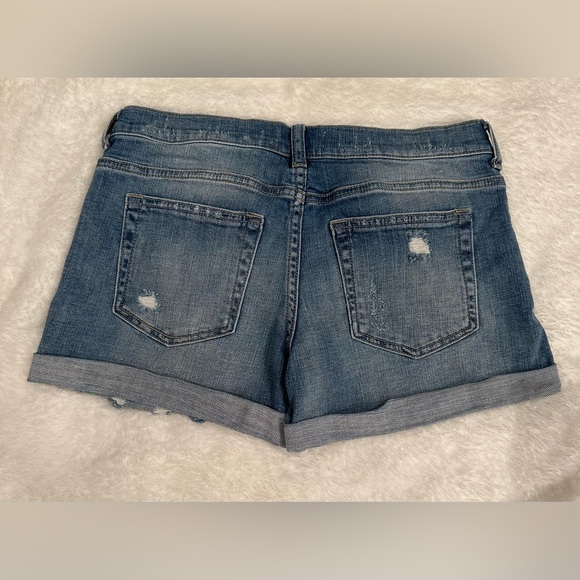 Altar’d State distressed cuffed denim shorts - Picture 3 of 5